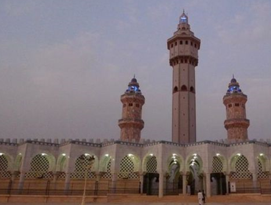 لماذا يزور ملايين المسلمين سنويًّا ضريح بمبا في السنغال؟ - Sufirfan